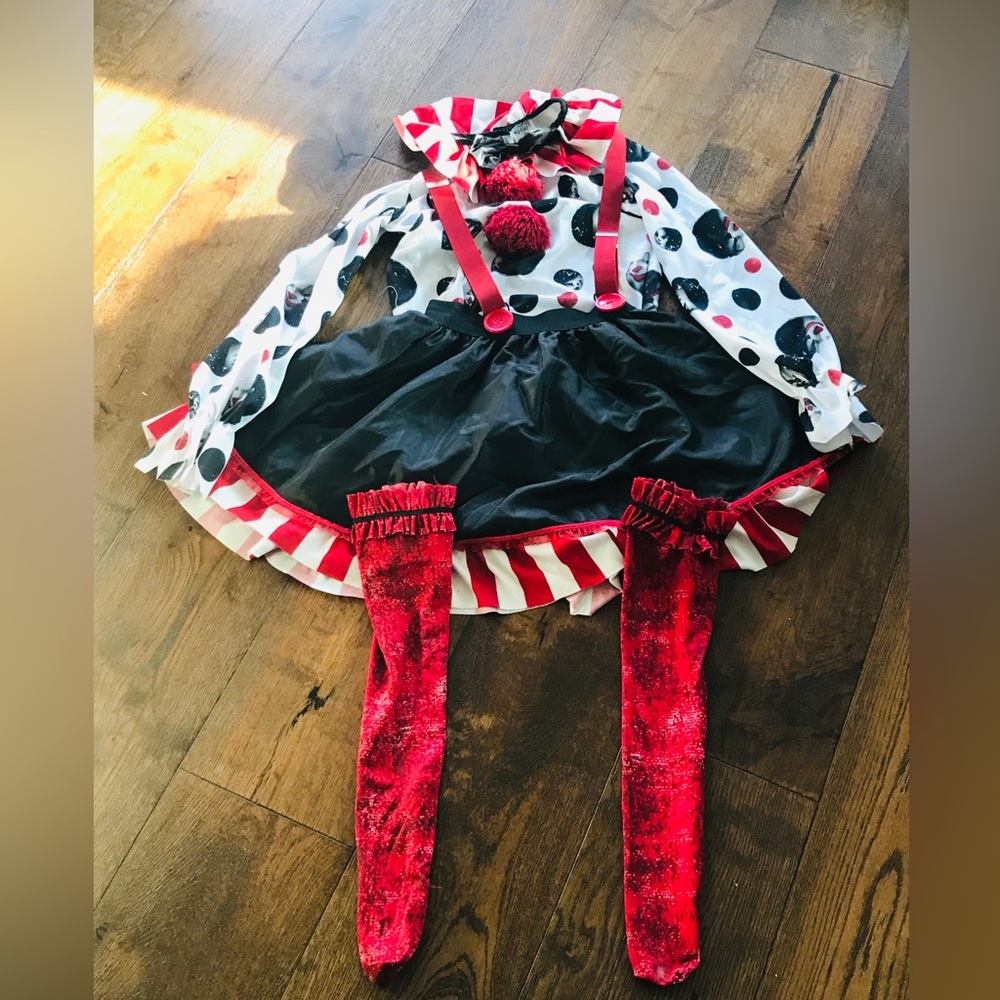 Girl clown costume, size small/6-8, Spirit Halloween